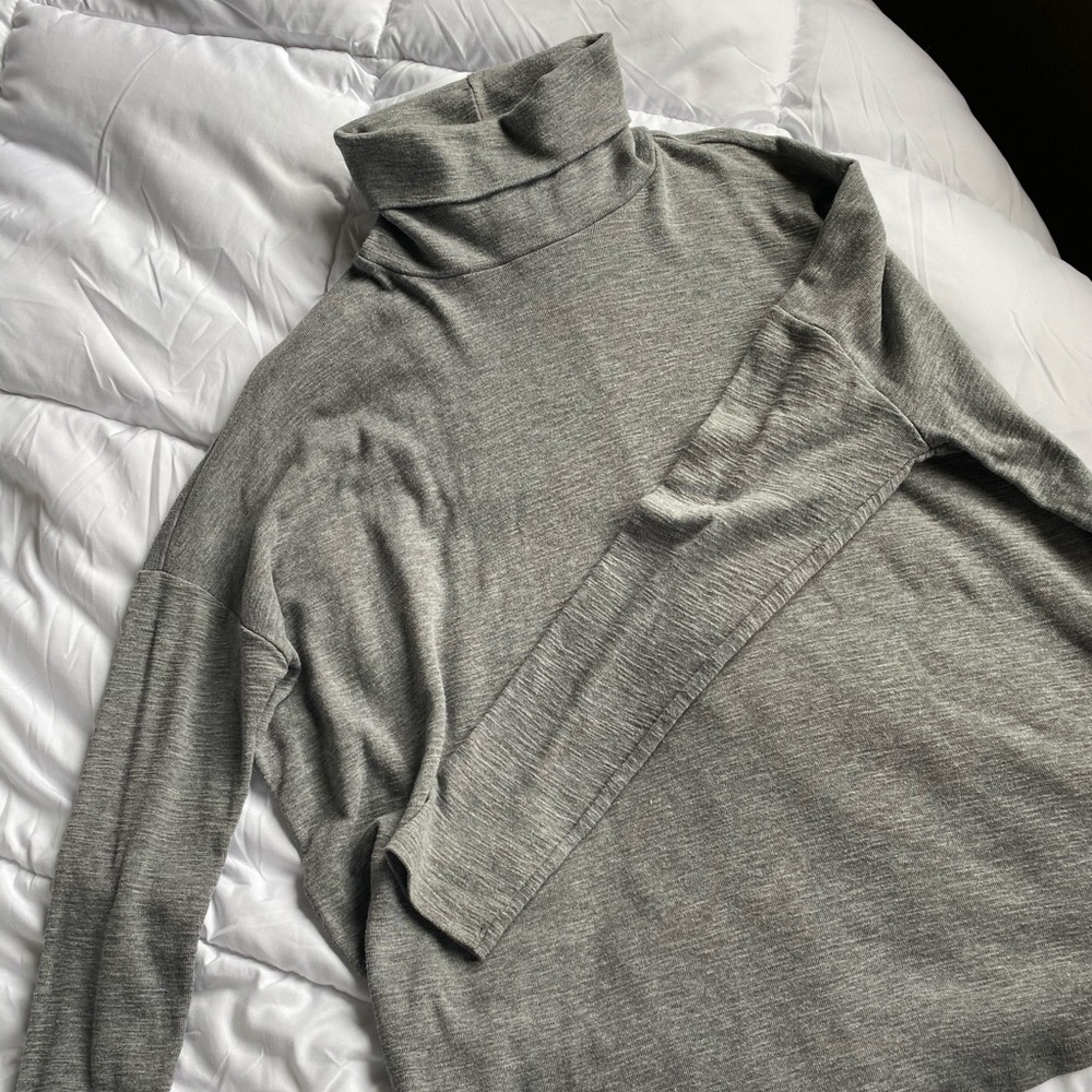Gray lightweight turtleneck